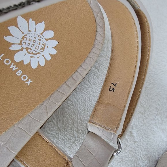 Yellow Box Weston Beige Adjustable Strappy Croc Vegan Leather Sandals Size 7.5M - Picture 8 of 8